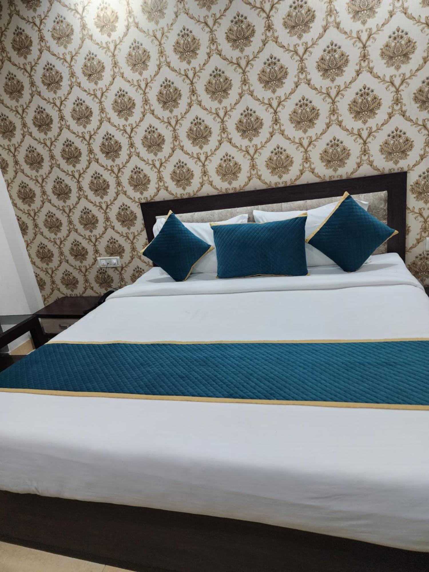 Vk Hotels & Resorts Amritsar Exterior photo